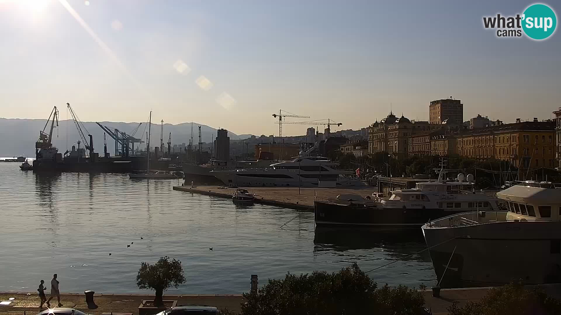 Riva in Marina v Reki – Spletna kamera v živo Hrvaška