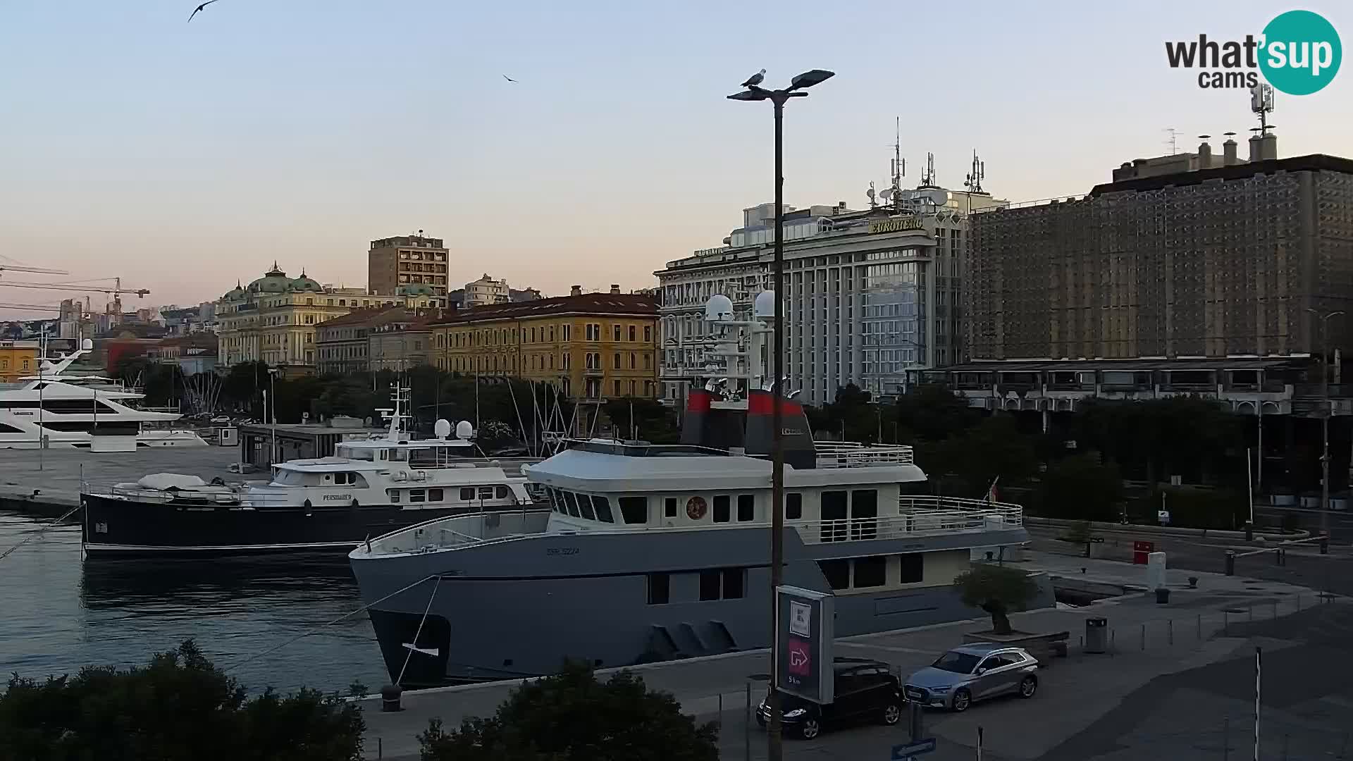 La Riva y Marina en Rijeka – Webcam en vivo Croacia