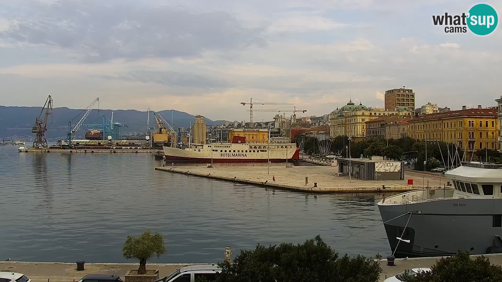 La Riva y Marina en Rijeka – Webcam en vivo Croacia