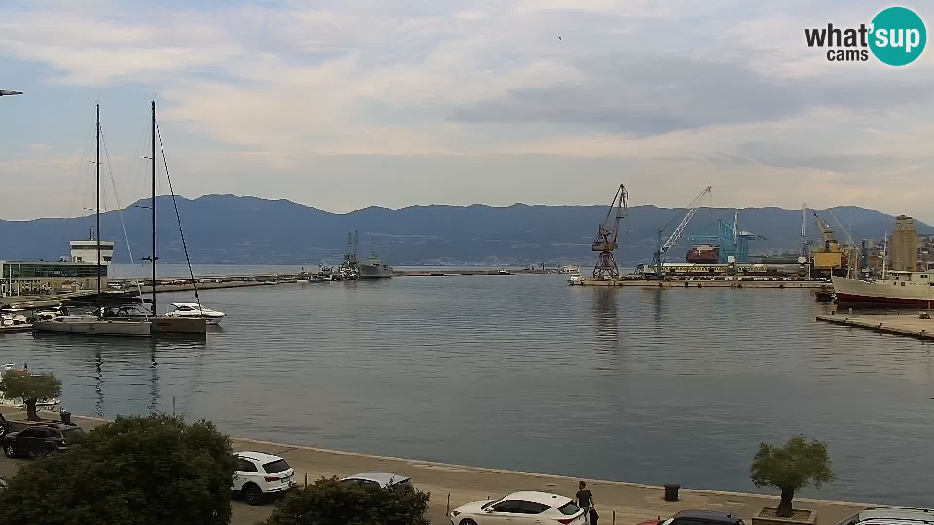 Riva in Marina v Reki – Spletna kamera v živo Hrvaška