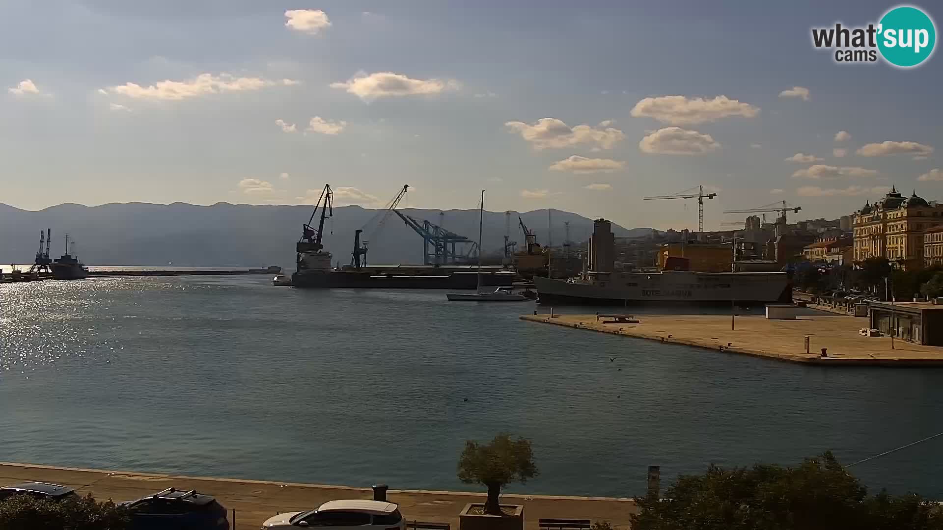 Riva i Marina u Rijeci – Web kamera uživo u Hrvatskoj