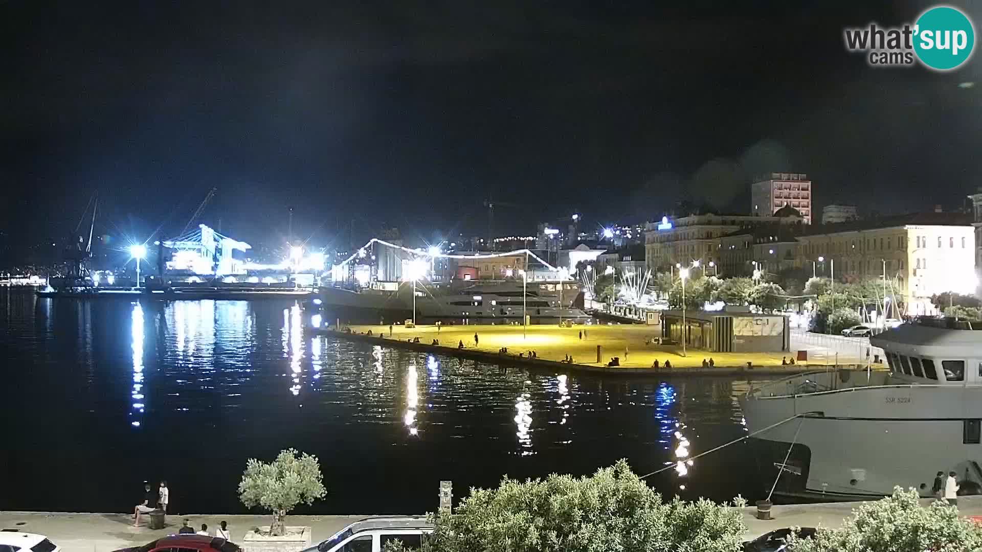 Riva in Marina v Reki – Spletna kamera v živo Hrvaška