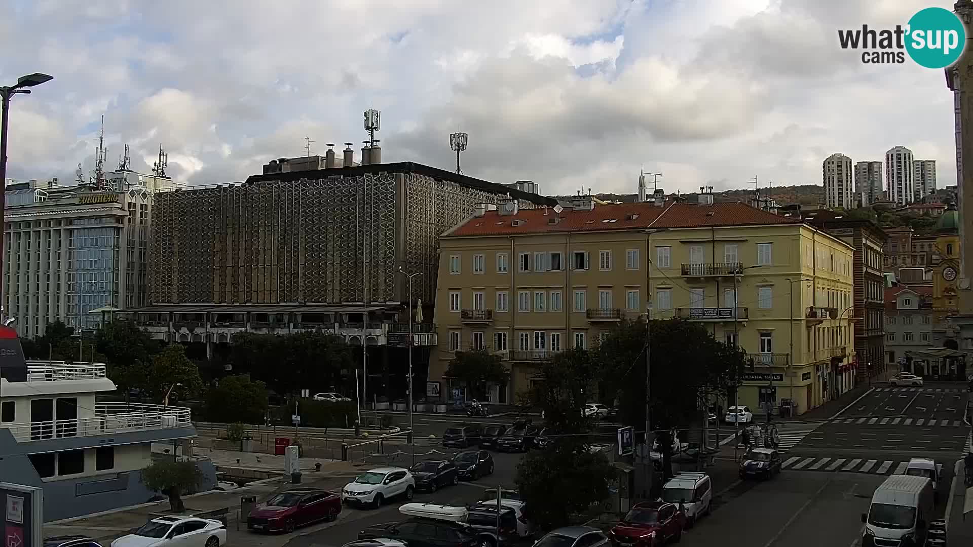Riva i Marina u Rijeci – Web kamera uživo u Hrvatskoj