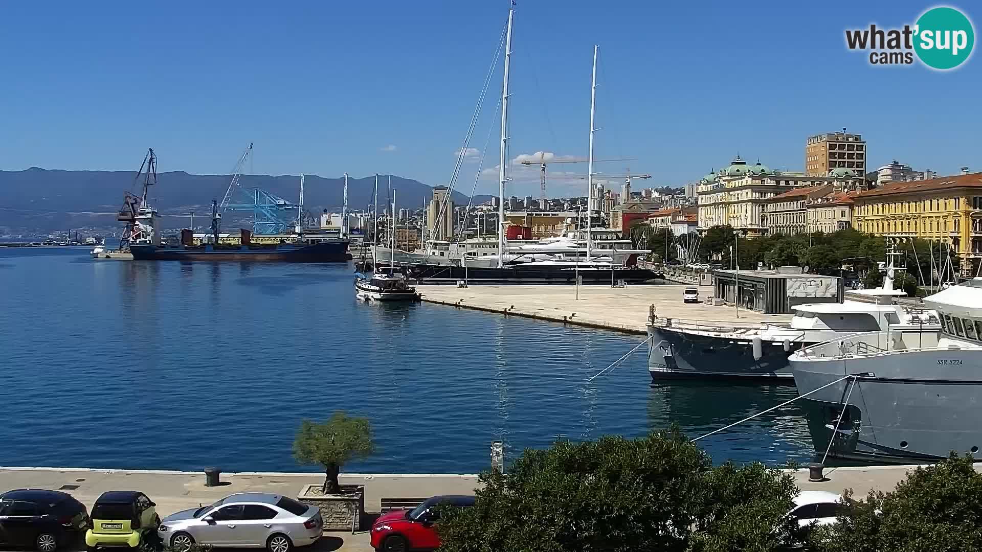Riva in Marina v Reki – Spletna kamera v živo Hrvaška