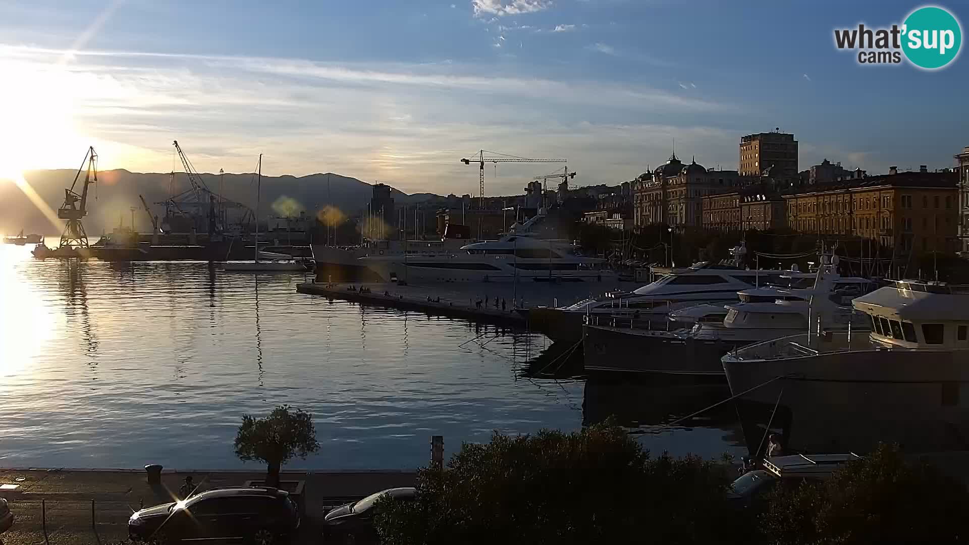 Riva i Marina u Rijeci – Web kamera uživo u Hrvatskoj