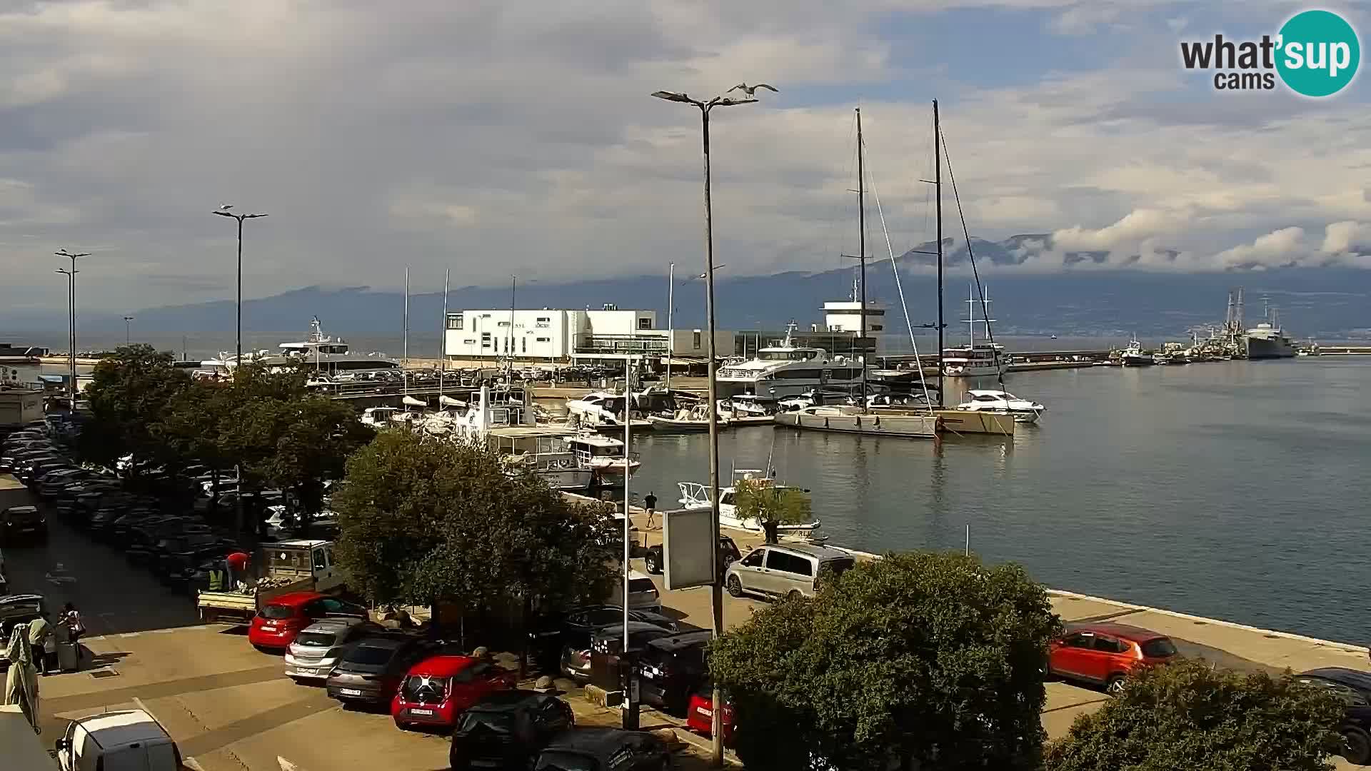 Riva in Marina v Reki – Spletna kamera v živo Hrvaška