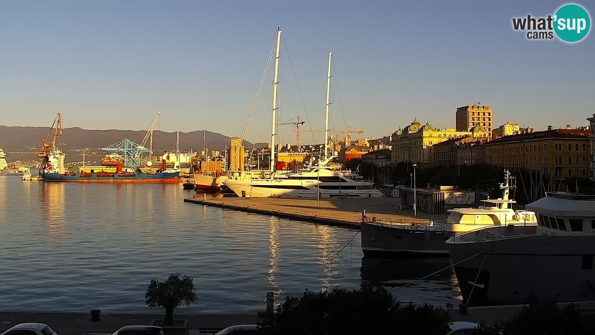 Riva in Marina v Reki – Spletna kamera v živo Hrvaška