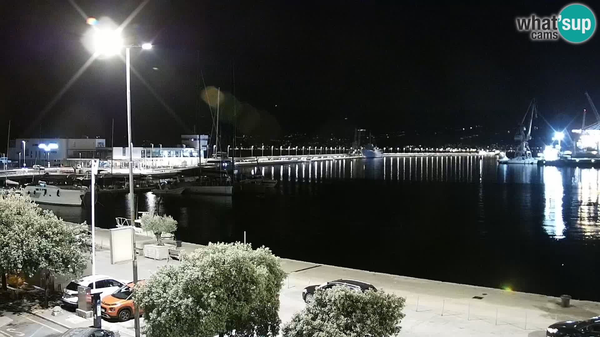 Riva in Marina v Reki – Spletna kamera v živo Hrvaška