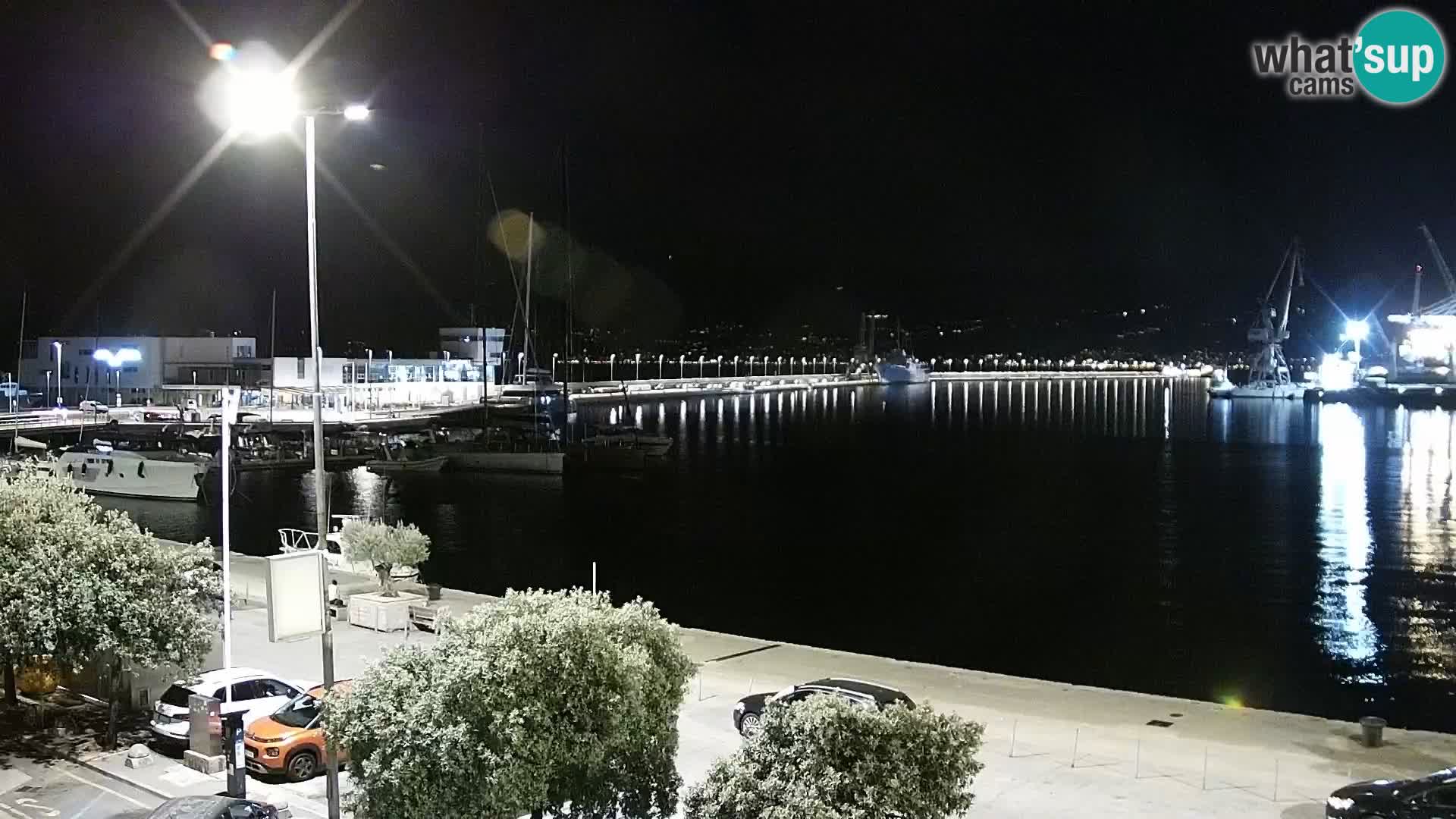 Riva in Marina v Reki – Spletna kamera v živo Hrvaška