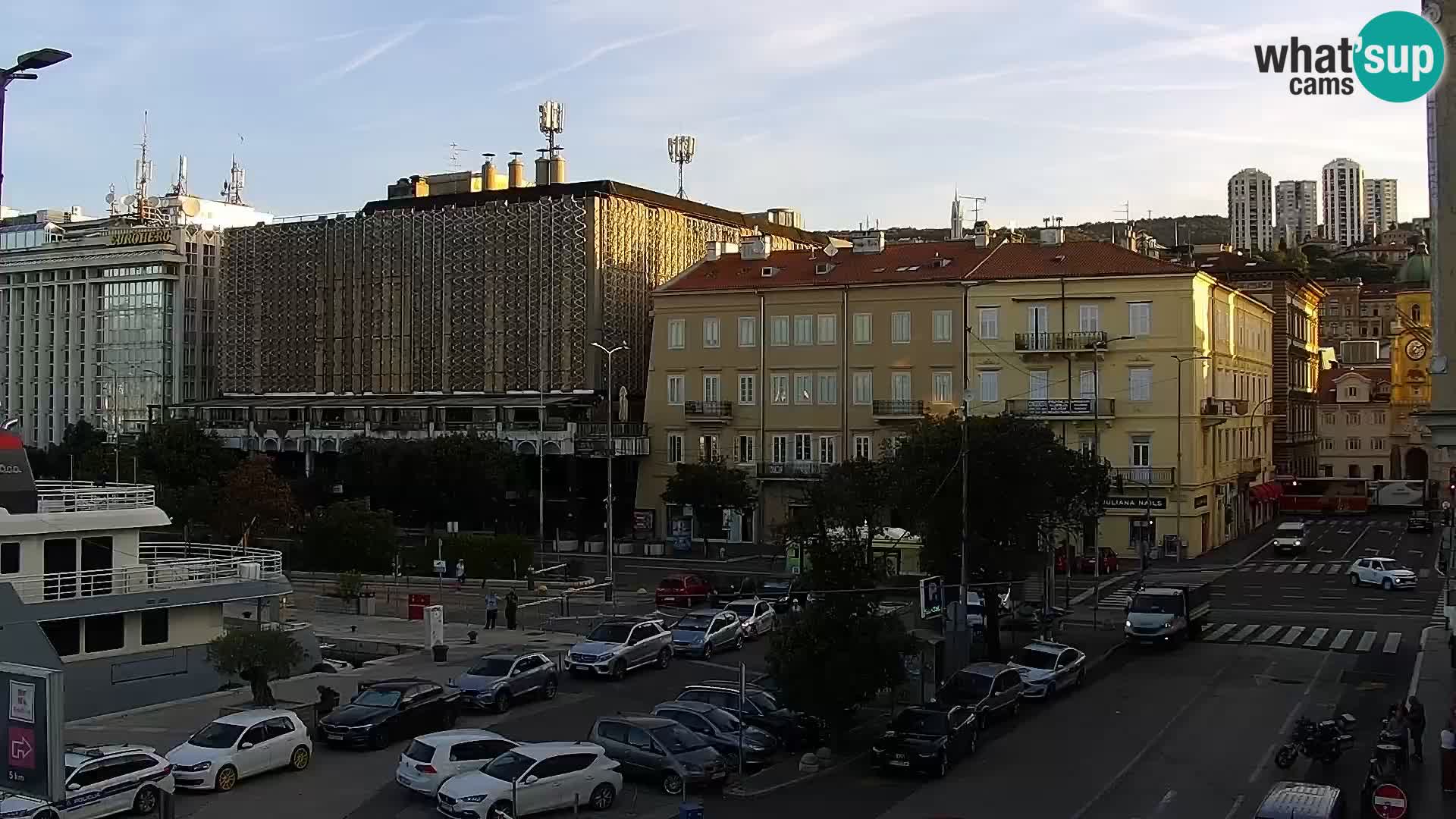 Riva i Marina u Rijeci – Web kamera uživo u Hrvatskoj