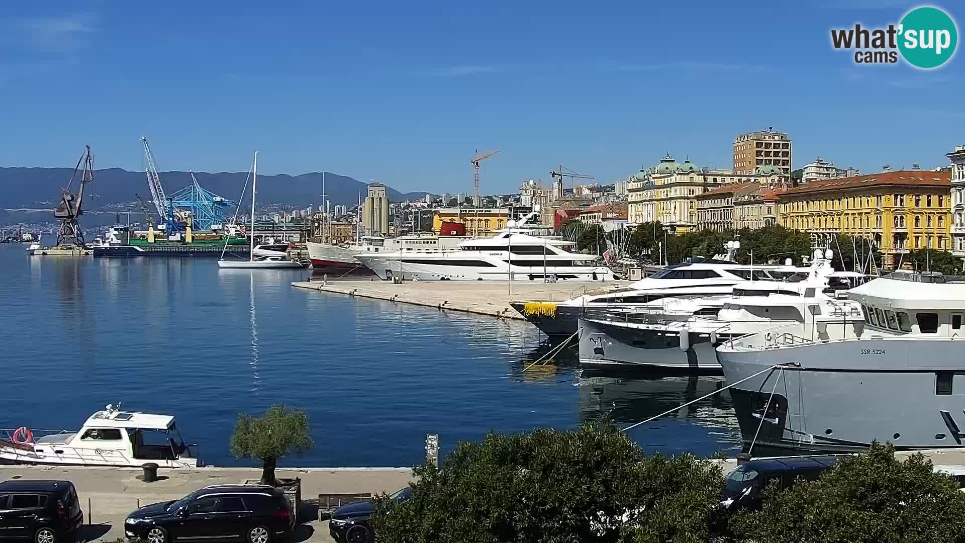 Riva in Marina v Reki – Spletna kamera v živo Hrvaška