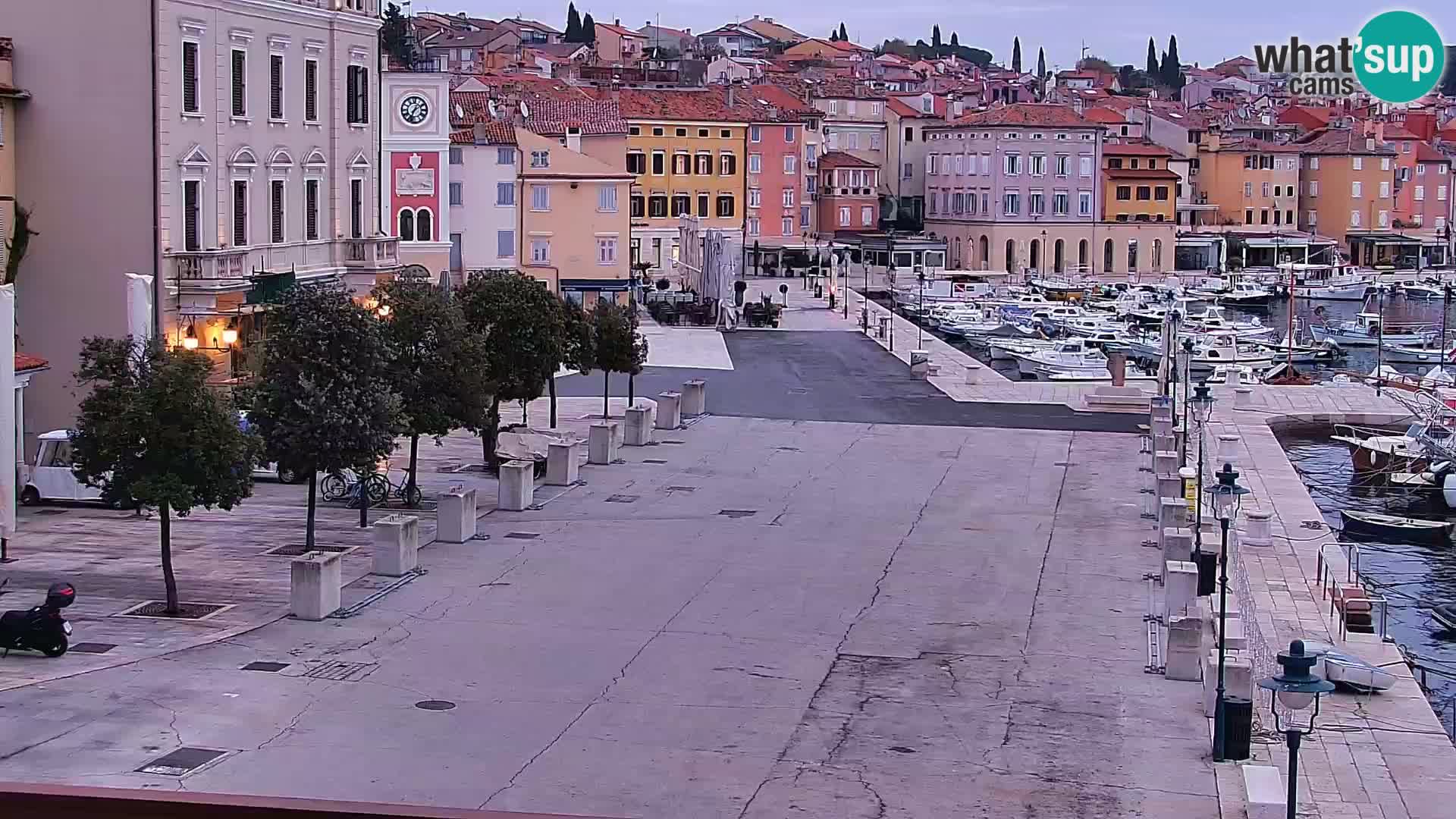 Promenade e marina en Rovinj