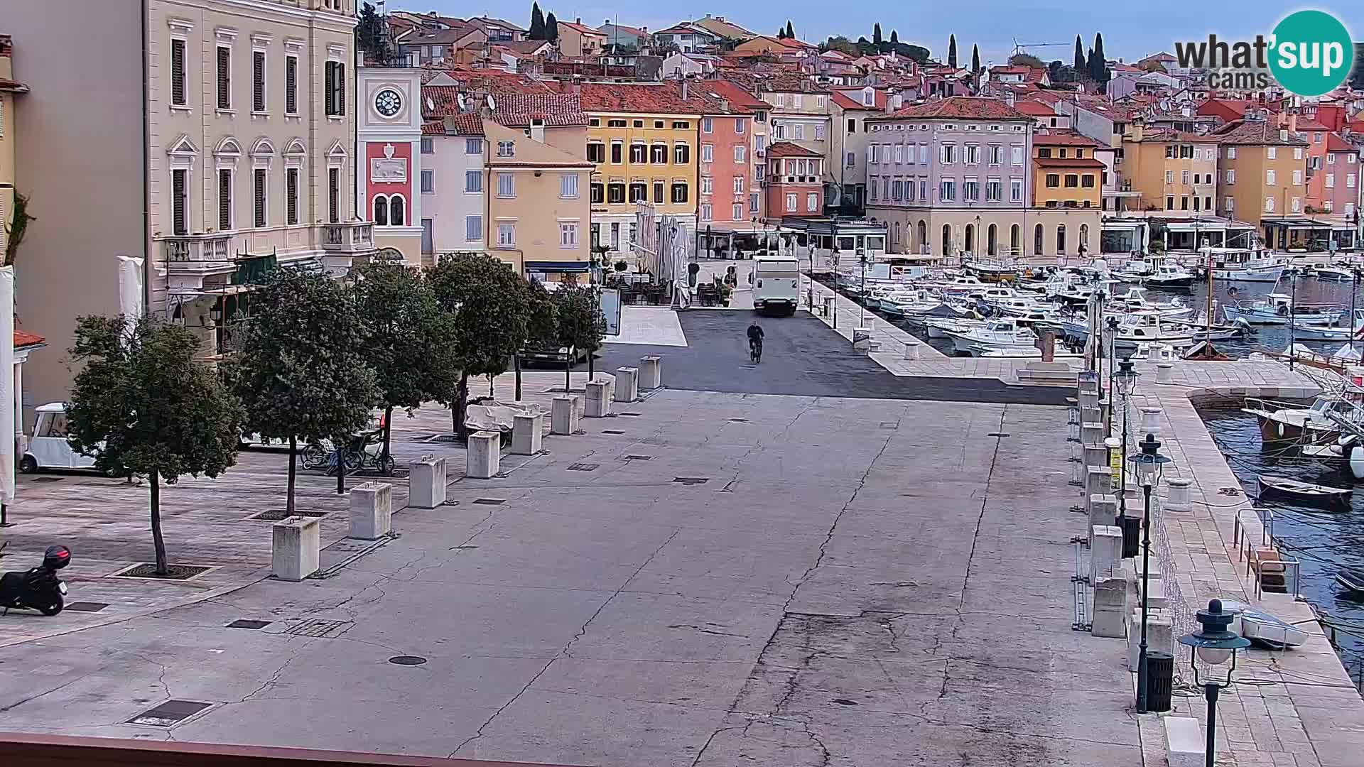 Promenade e marina en Rovinj