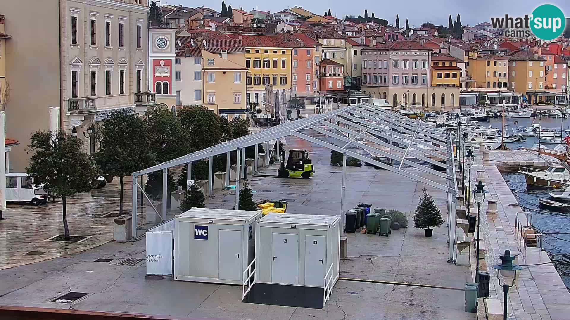 Promenade e marina en Rovinj