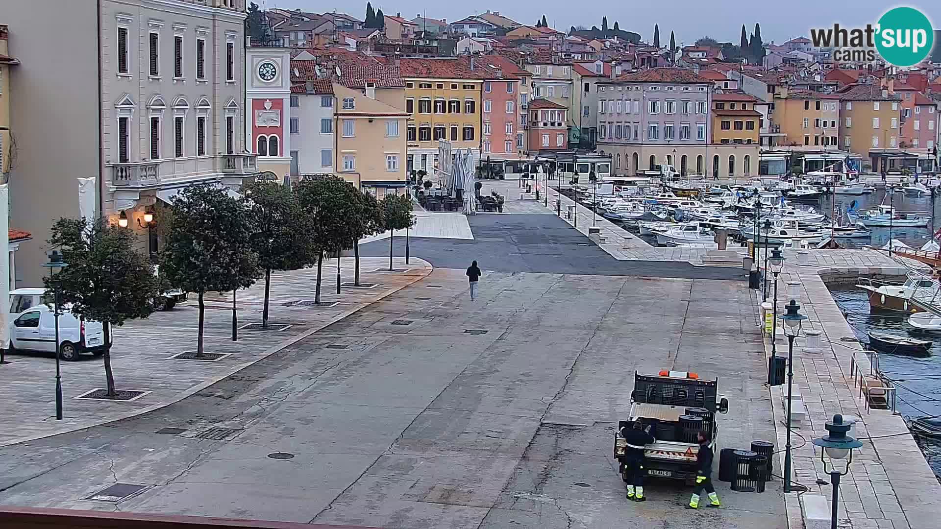 Promenade e marina en Rovinj