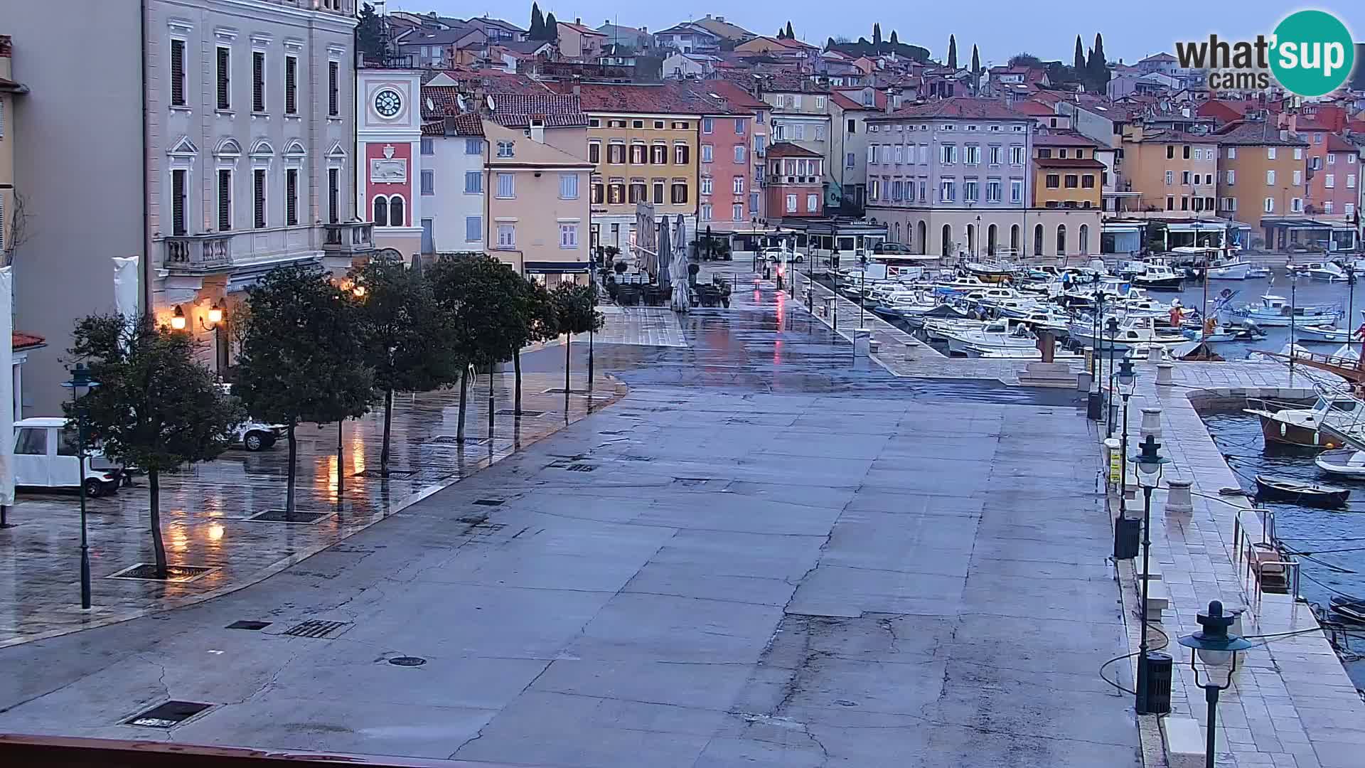 Promenade e marina en Rovinj