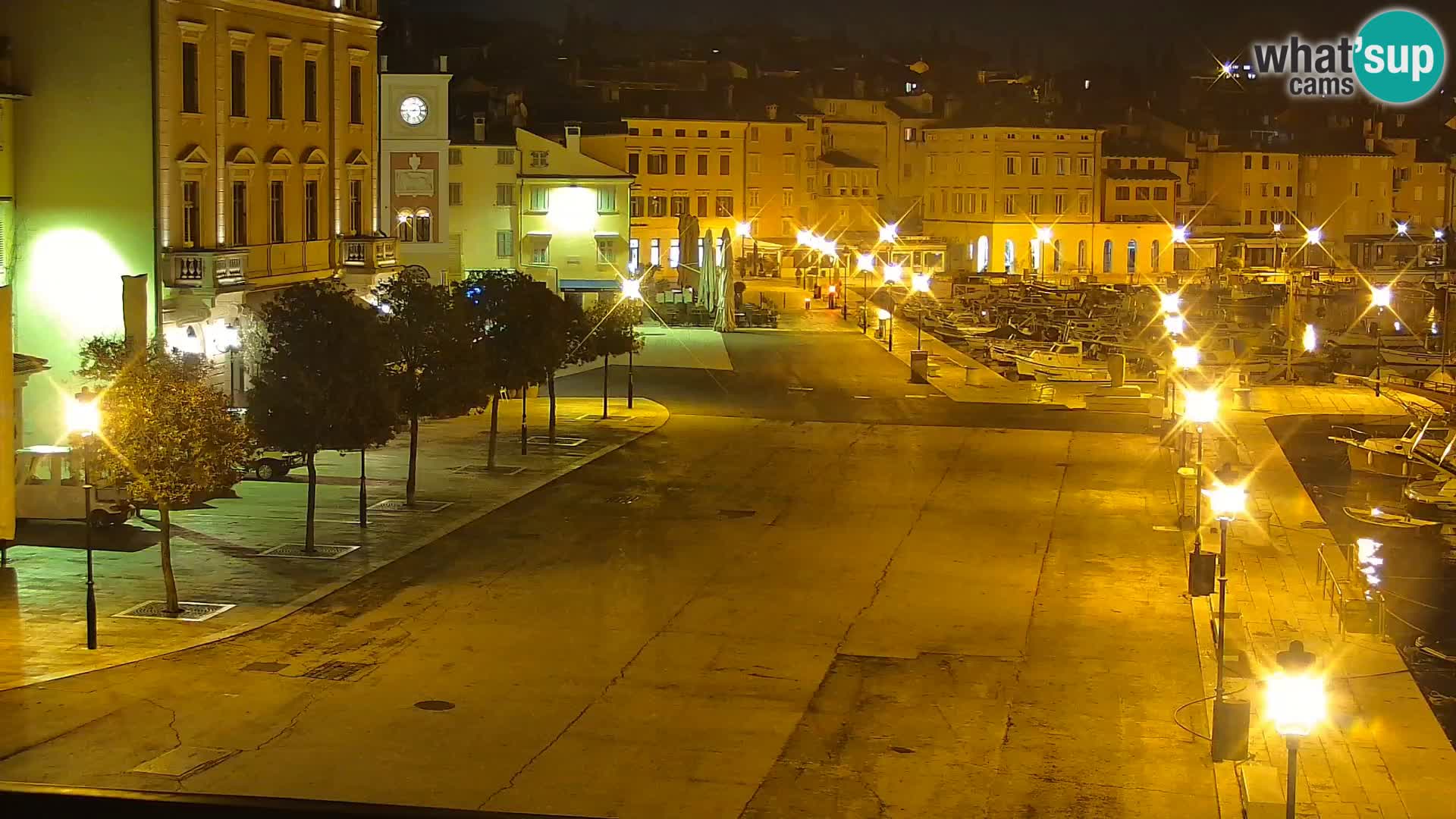 Promenade e marina en Rovinj