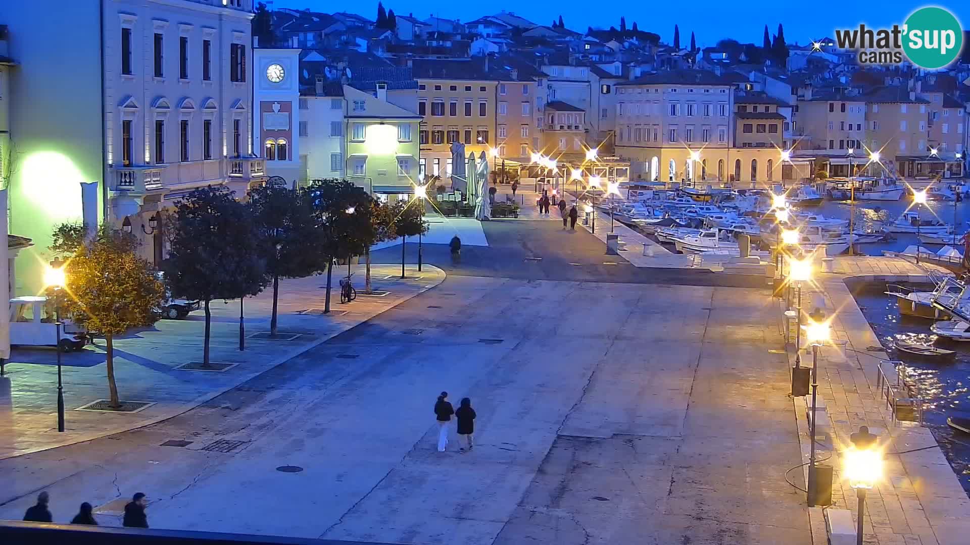 Promenade e marina en Rovinj