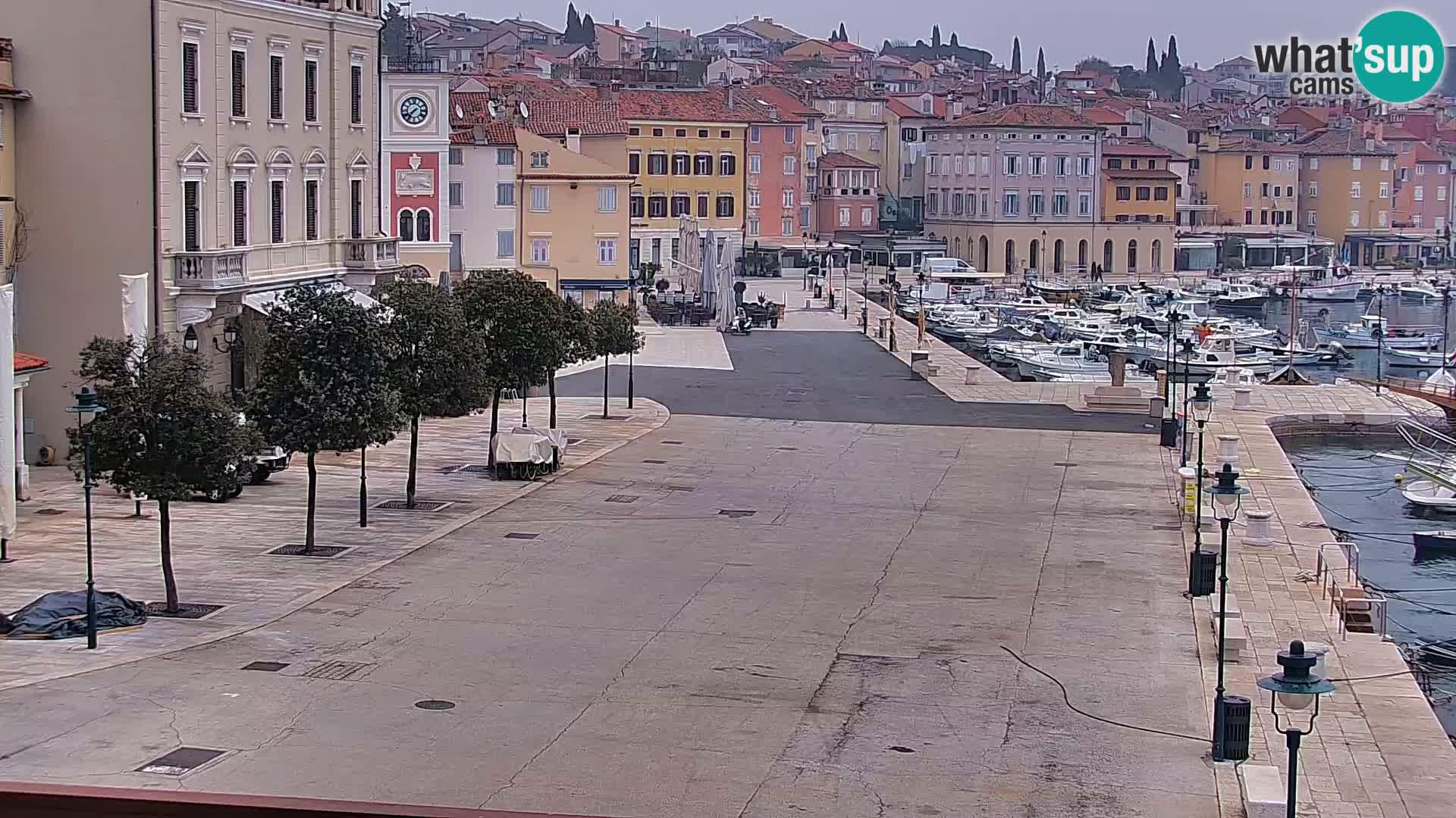 Promenade e marina en Rovinj