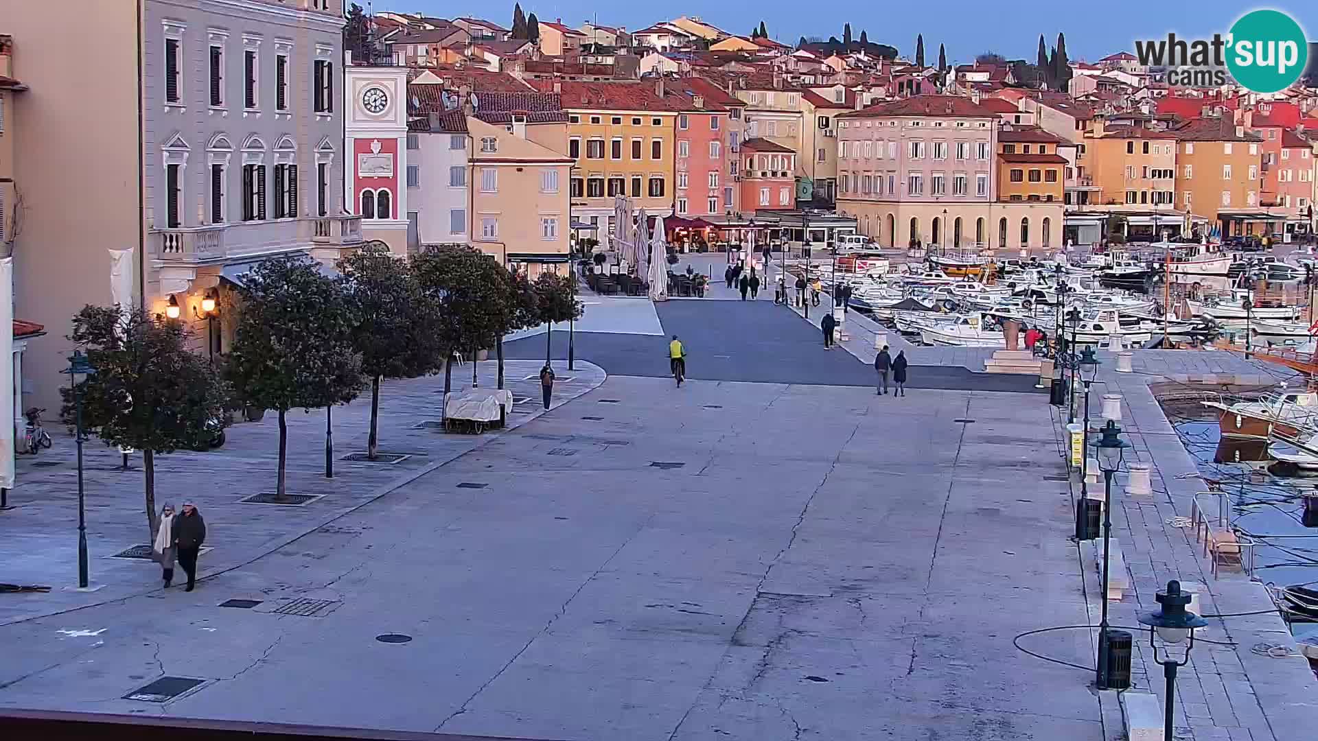 Promenade e marina en Rovinj