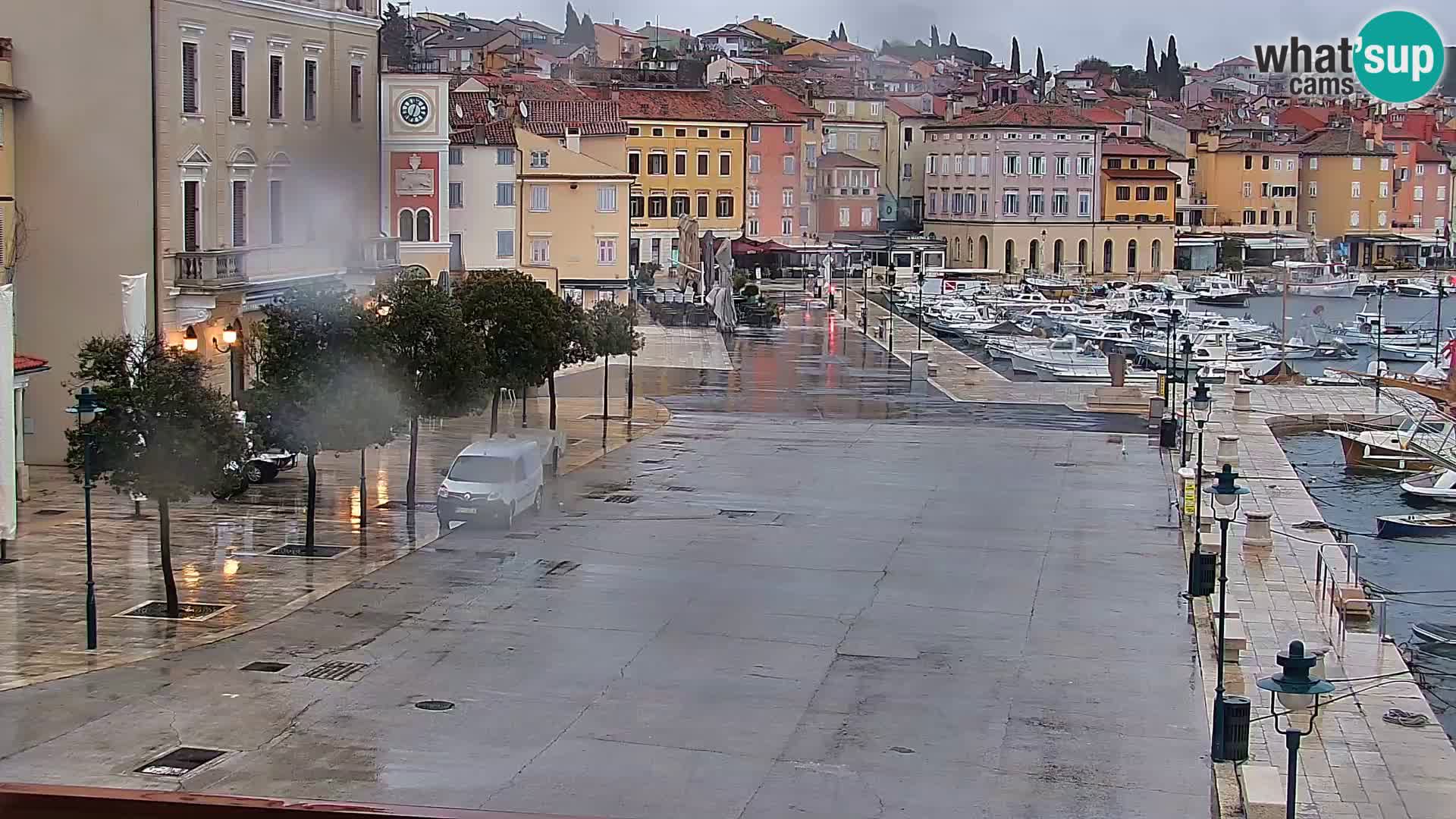 Promenade e marina en Rovinj