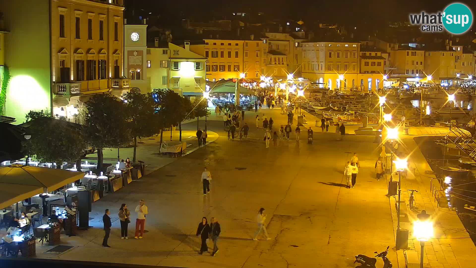 Promenade e marina en Rovinj