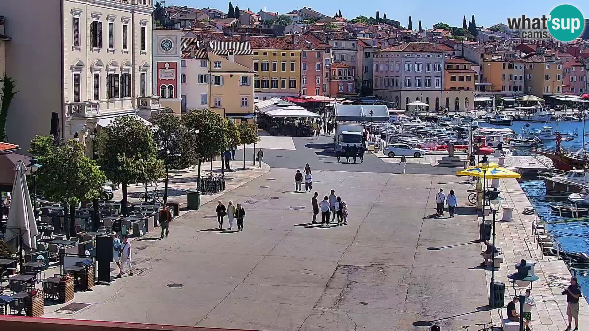 Promenade e marina en Rovinj
