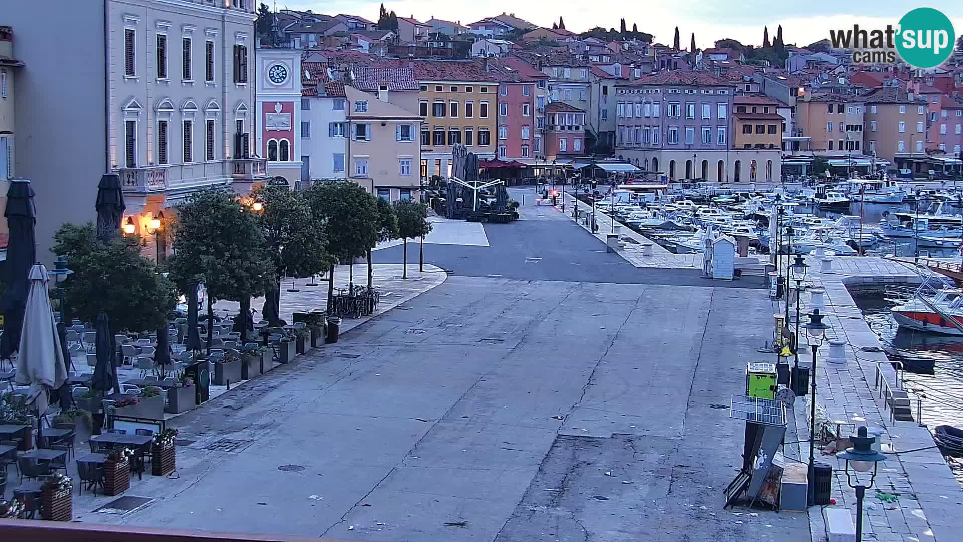 Promenade e marina en Rovinj