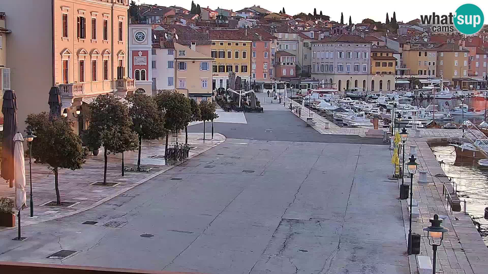 Promenade e marina en Rovinj