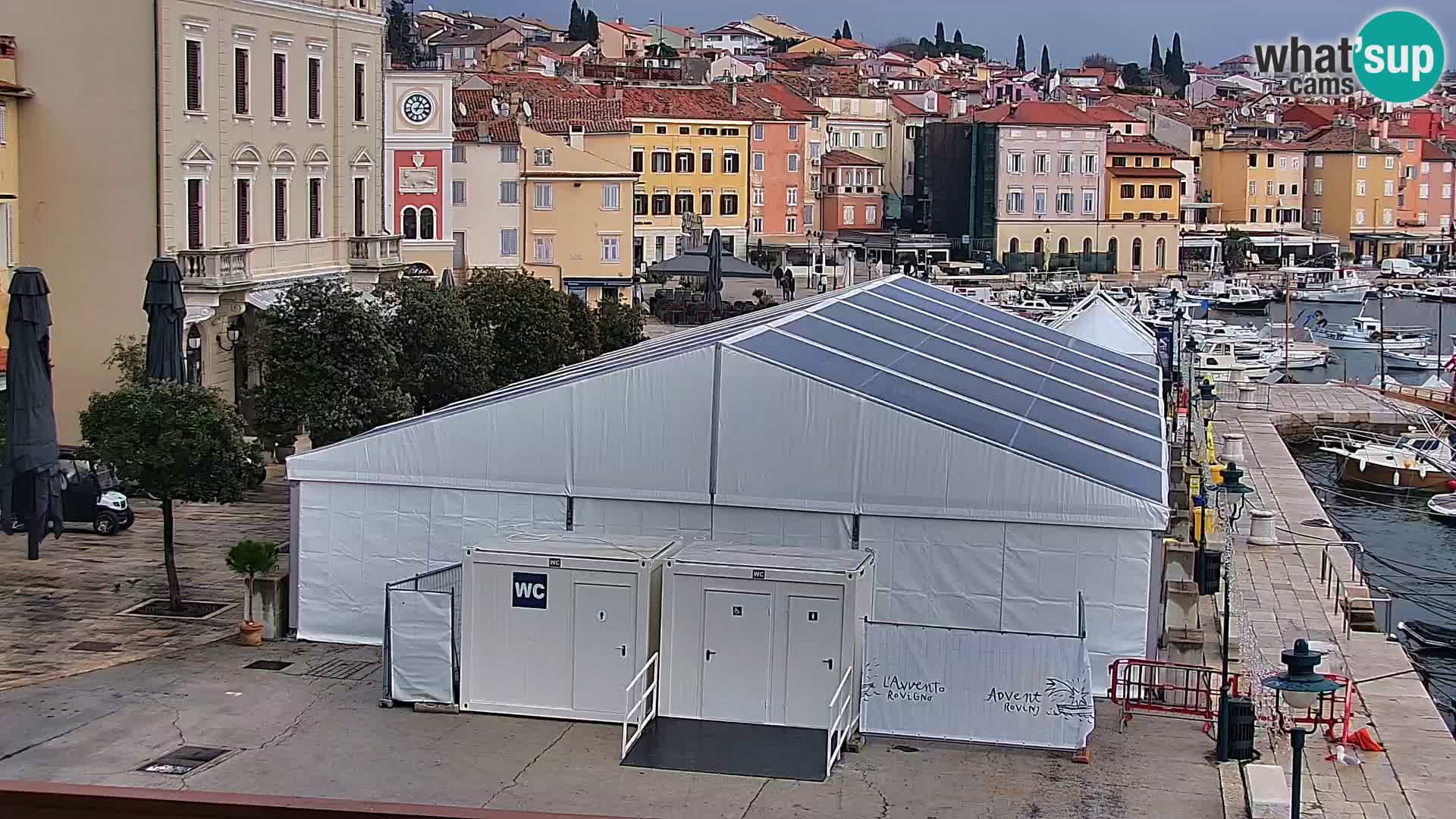 Promenade e marina en Rovinj