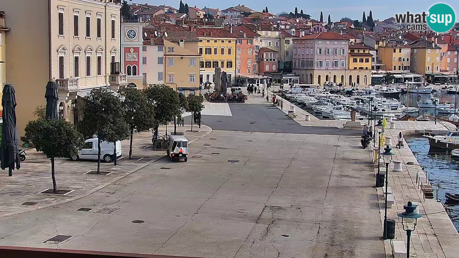 Promenade e marina en Rovinj