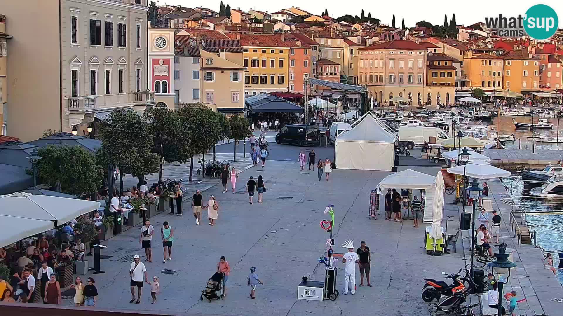 Promenade e marina en Rovinj