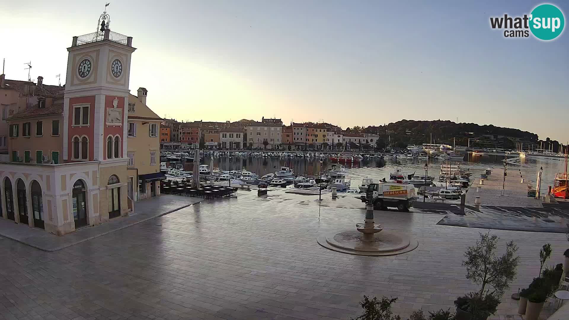 Webcam Rovigno piazza | LIVE cam Piazza centrale Rovigno
