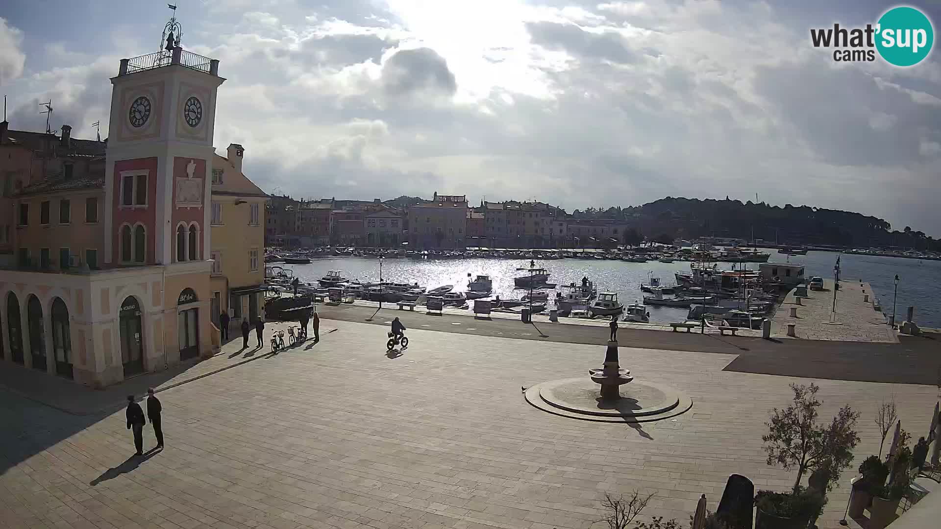 Webcam Rovigno piazza | LIVE cam Piazza centrale Rovigno