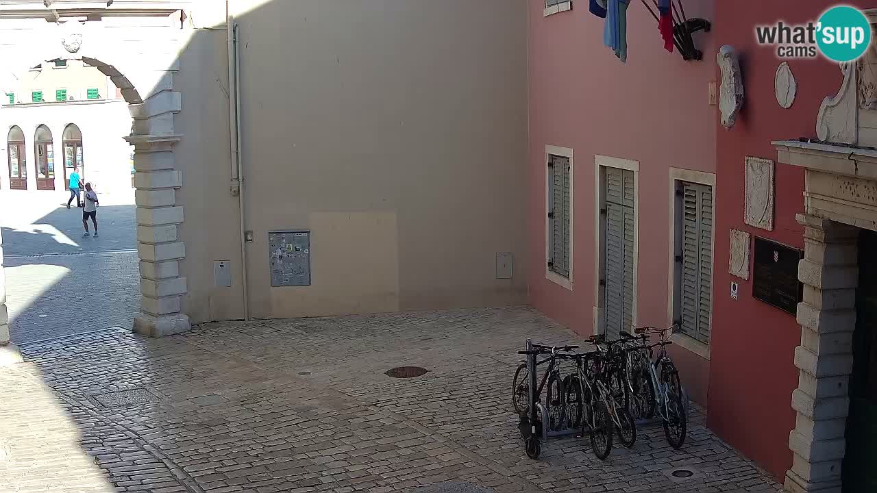 Webcam en vivo Rovinj – “Puerta de la ciudad” Proa de Balbi – Istria – Croacia