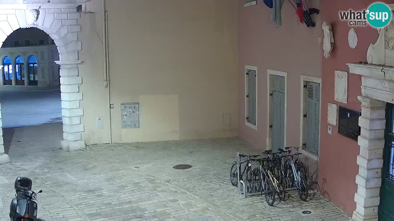 Webcam en vivo Rovinj – “Puerta de la ciudad” Proa de Balbi – Istria – Croacia