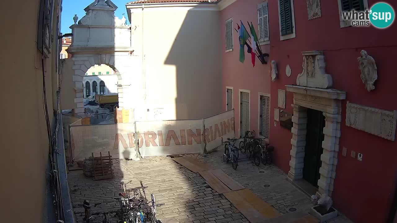 Webcam en vivo Rovinj – “Puerta de la ciudad” Proa de Balbi – Istria – Croacia