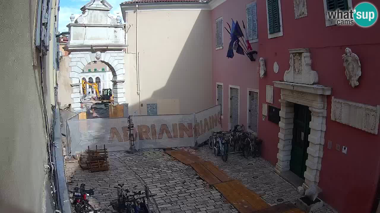 Spletna kamera Rovinj Mestna vrata – Balbijev lok – Istra – Hrvaška