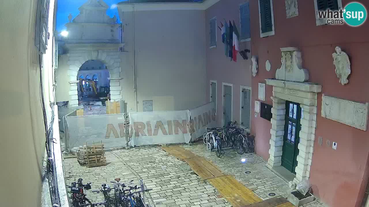 Live Rovigno webcam – Arco di Balbi “Porta della città” – Istria