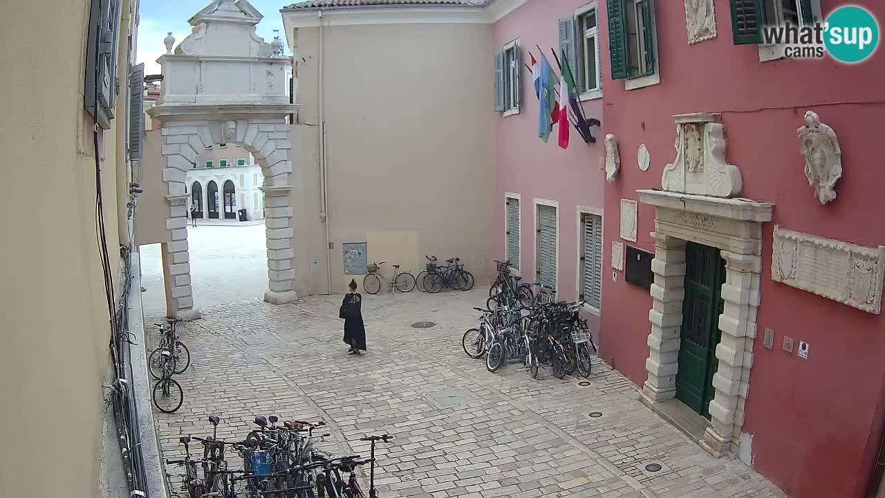 Live Rovigno webcam – Arco di Balbi “Porta della città” – Istria