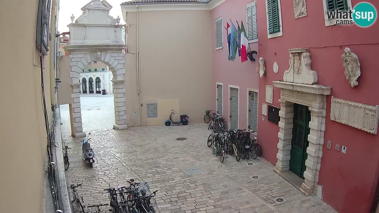 Webcam en vivo Rovinj – “Puerta de la ciudad” Proa de Balbi – Istria – Croacia