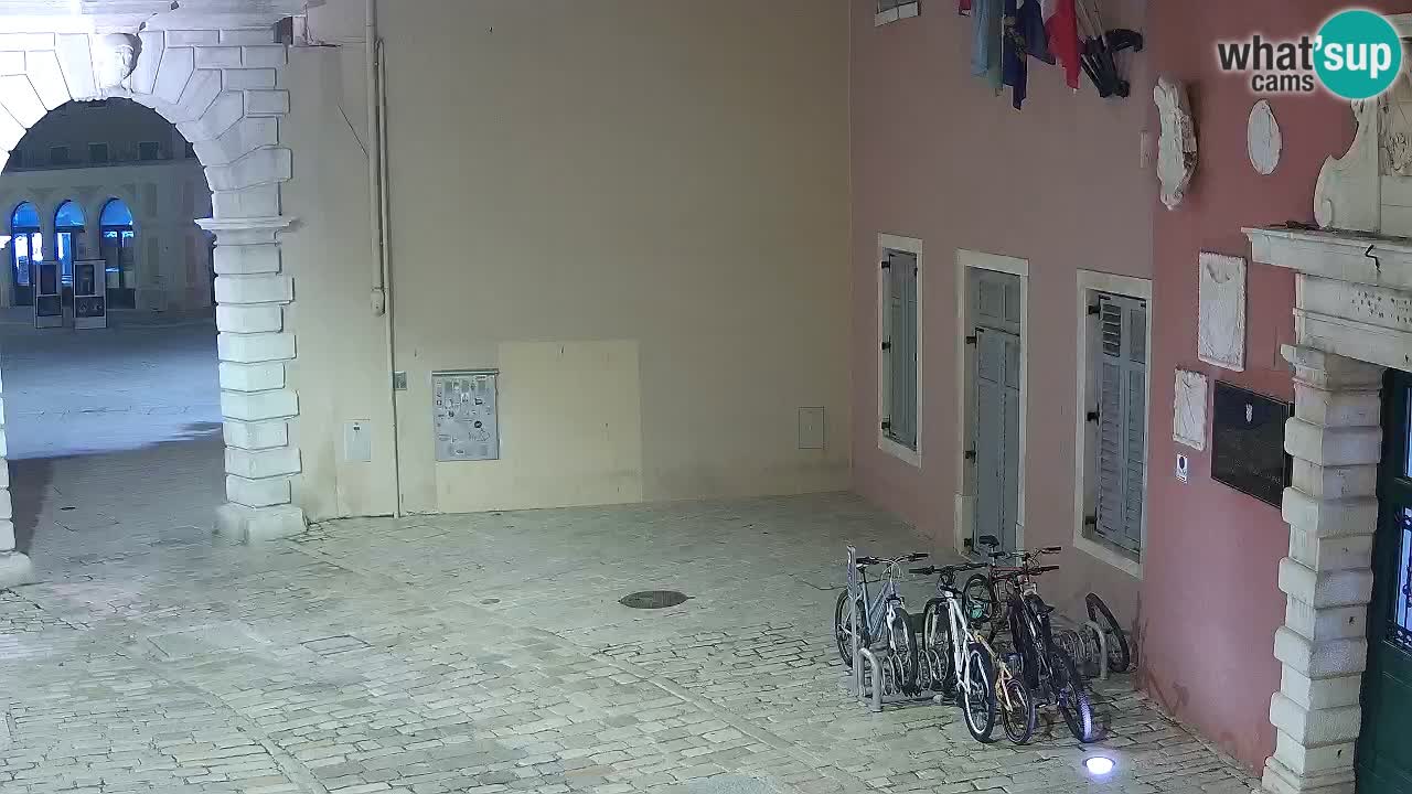 Live Rovigno webcam – Arco di Balbi “Porta della città” – Istria