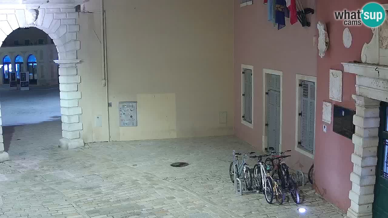 Webcam en vivo Rovinj – “Puerta de la ciudad” Proa de Balbi – Istria – Croacia