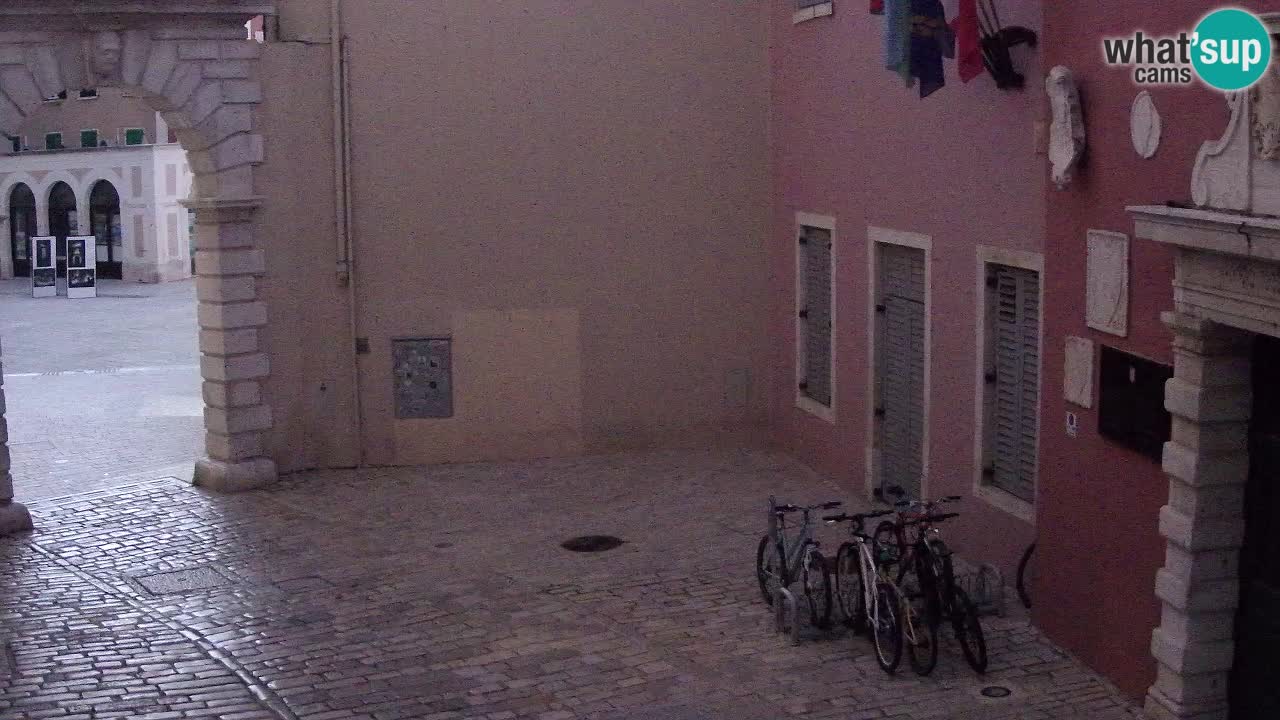 Webcam en vivo Rovinj – “Puerta de la ciudad” Proa de Balbi – Istria – Croacia