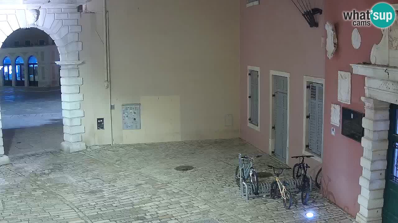 Live Rovigno webcam – Arco di Balbi “Porta della città” – Istria