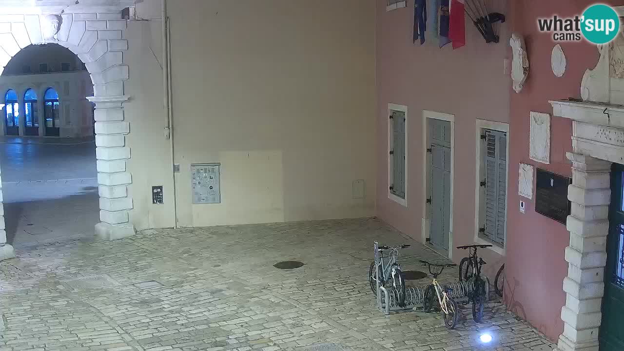 Webcam en vivo Rovinj – “Puerta de la ciudad” Proa de Balbi – Istria – Croacia