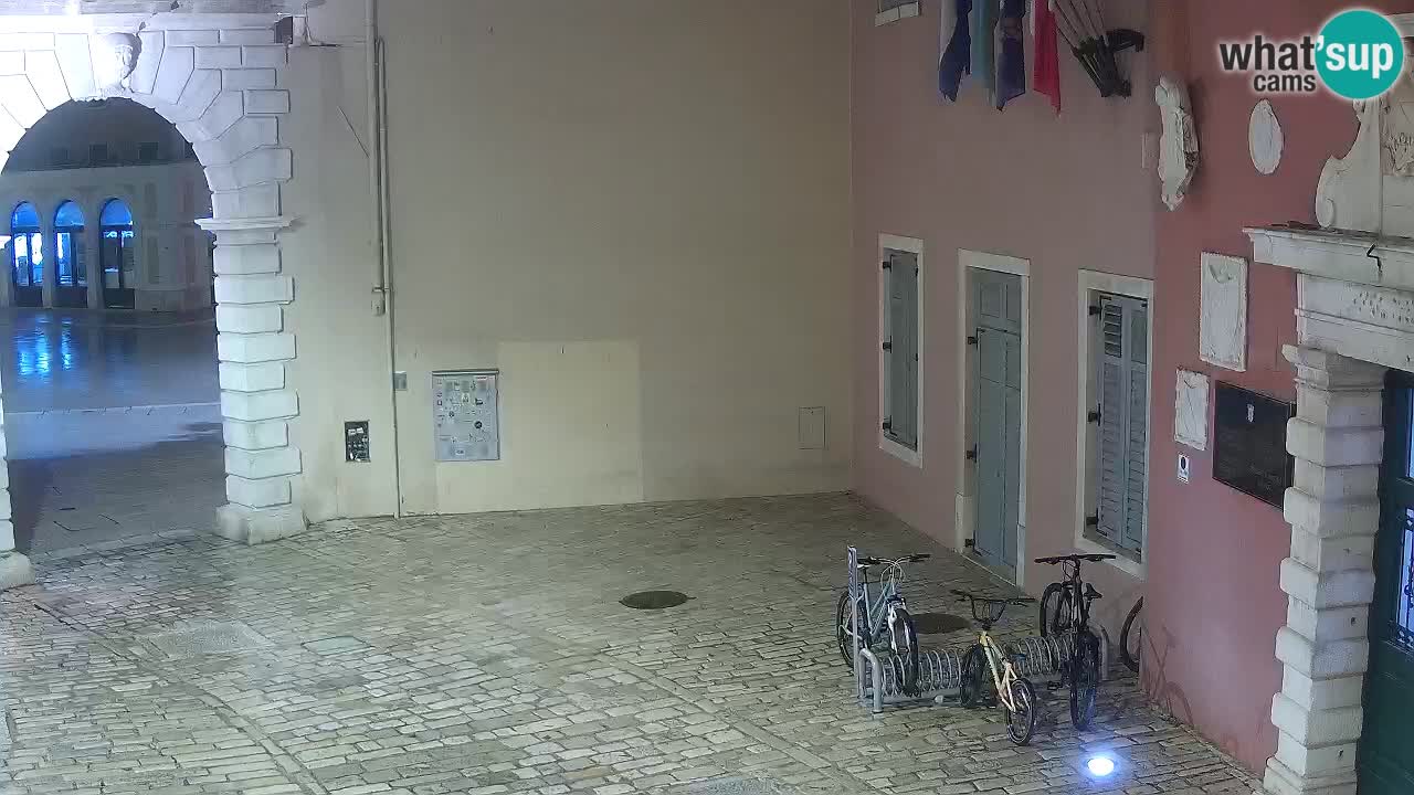 Webcam en vivo Rovinj – “Puerta de la ciudad” Proa de Balbi – Istria – Croacia