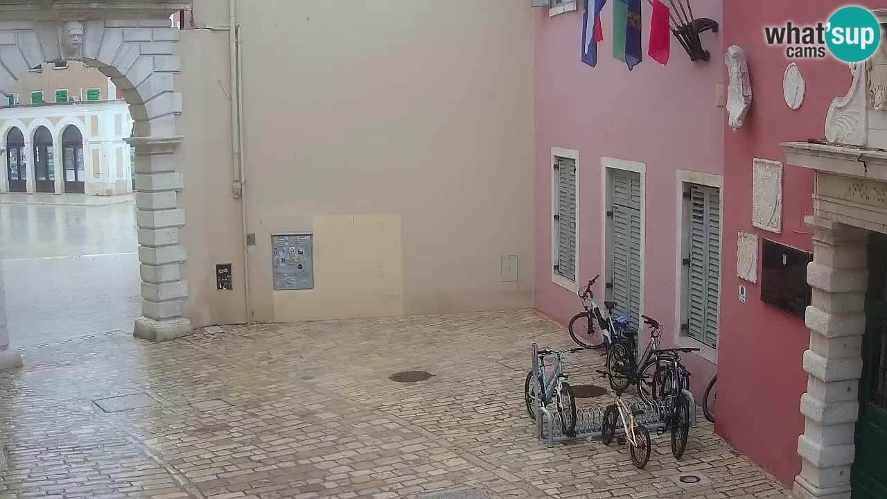 Webcam en vivo Rovinj – “Puerta de la ciudad” Proa de Balbi – Istria – Croacia