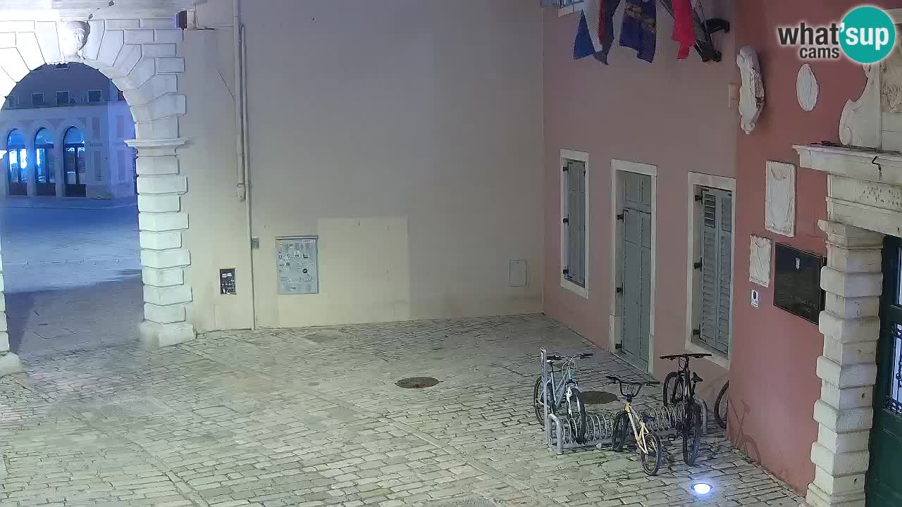 Webcam en vivo Rovinj – “Puerta de la ciudad” Proa de Balbi – Istria – Croacia