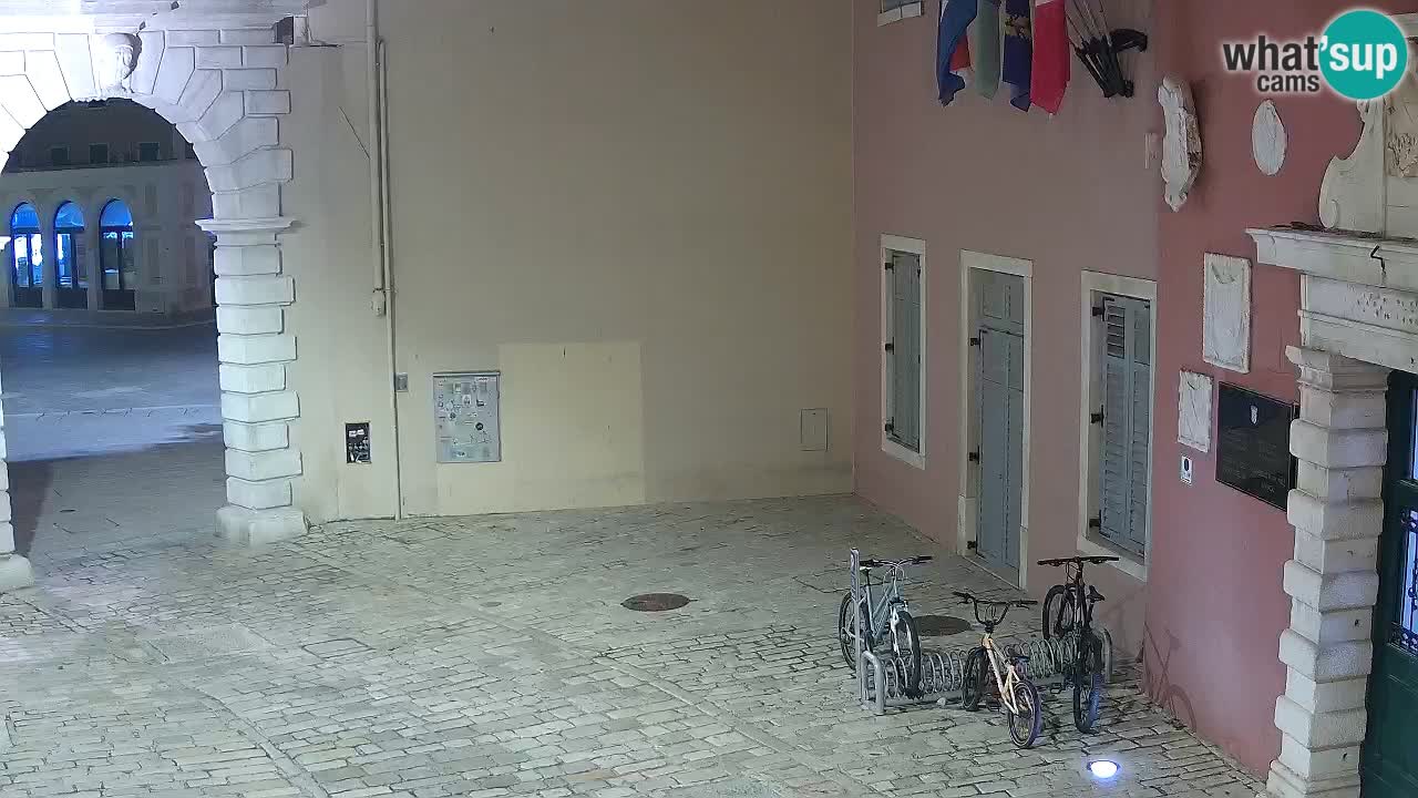 Webcam en vivo Rovinj – “Puerta de la ciudad” Proa de Balbi – Istria – Croacia